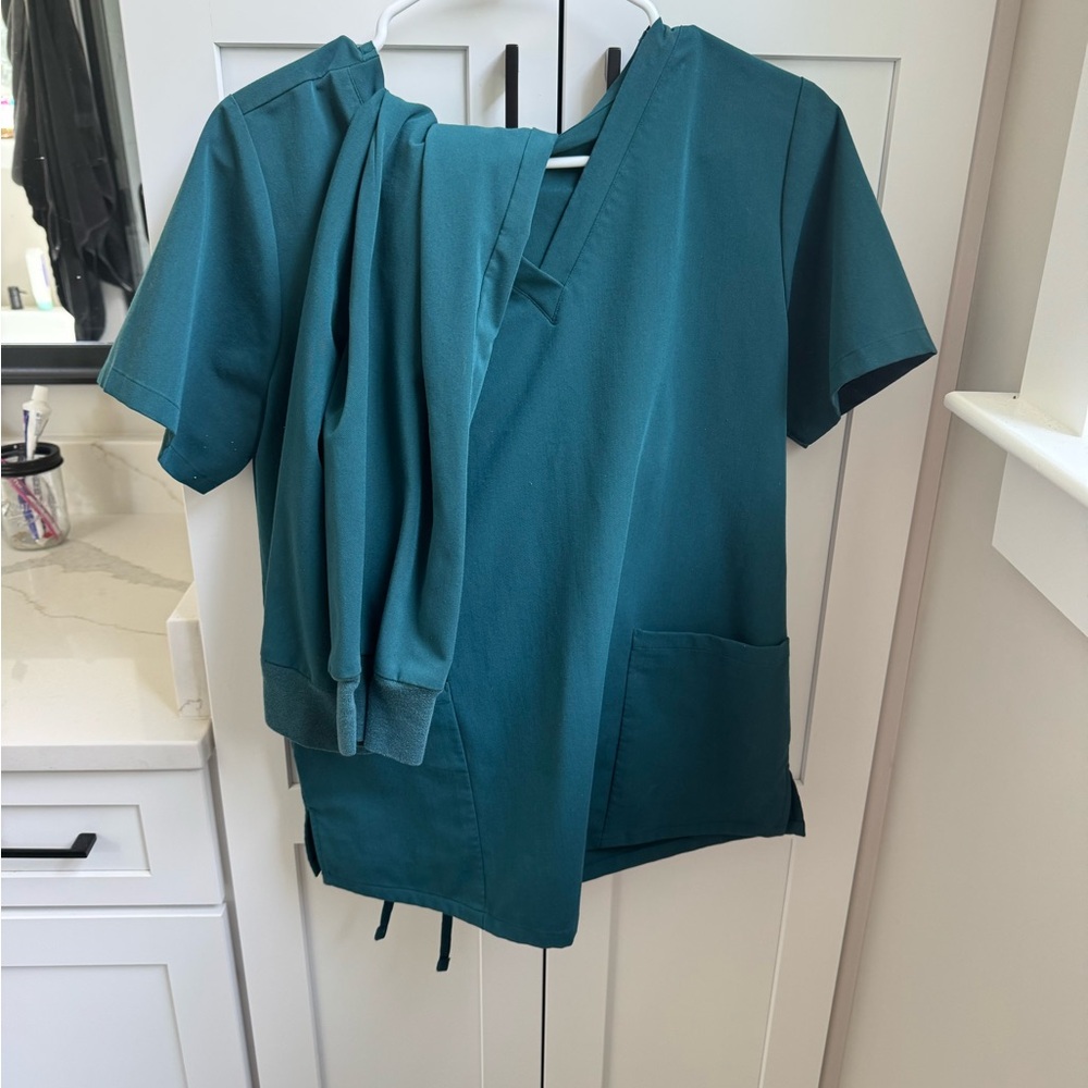 Women’s mandala scrub set